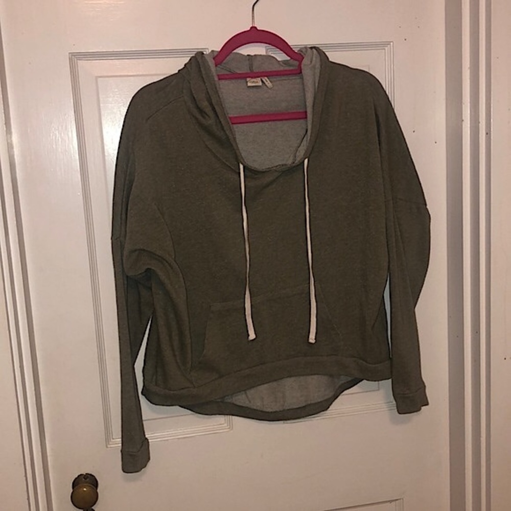 Paper Crane🕊Sage Green High-low Semi-crop sweater
